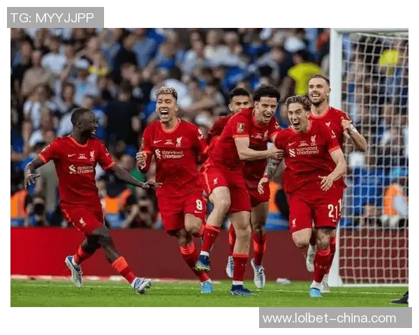 友谊赛精彩回顾：那不勒斯轻取阿森纳红牌事件引发全场热议