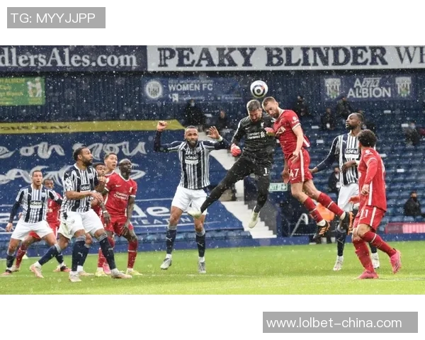 欧冠激战:利物浦与里昂战成平局补时进球点燃全场激情